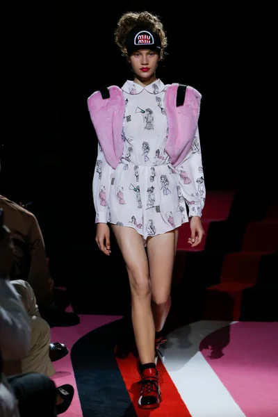 Look 13
